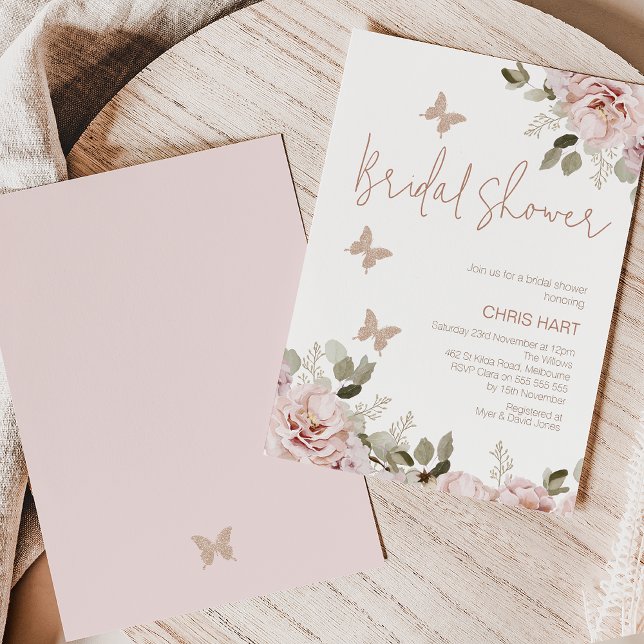 Convites Chá de panela da Borboleta da Flórida Blush (Modern boho blush floral and faux glitter butterfly bridal shower invitation.)