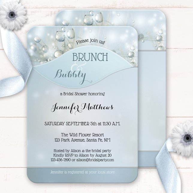 Convites Chá de panela de espumante de Brunch (Bubbles and brunch bridal shower invitation featuring dandelions and light sparkles on dusty blue)