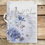 Convites Chá de panela de Flores Azuis Moderno Periwinkle<br><div class="desc">Este simples,  mas elegante design apresenta um buquê de aquarela de flores silvestres roxas e azuis periwinkle com verde. O plano de fundo é uma abertura de cor d'água roxa em um plano de fundo de papel d'água branco texturizado. Criado pela imprensa simplesmente de farmácia.</div>