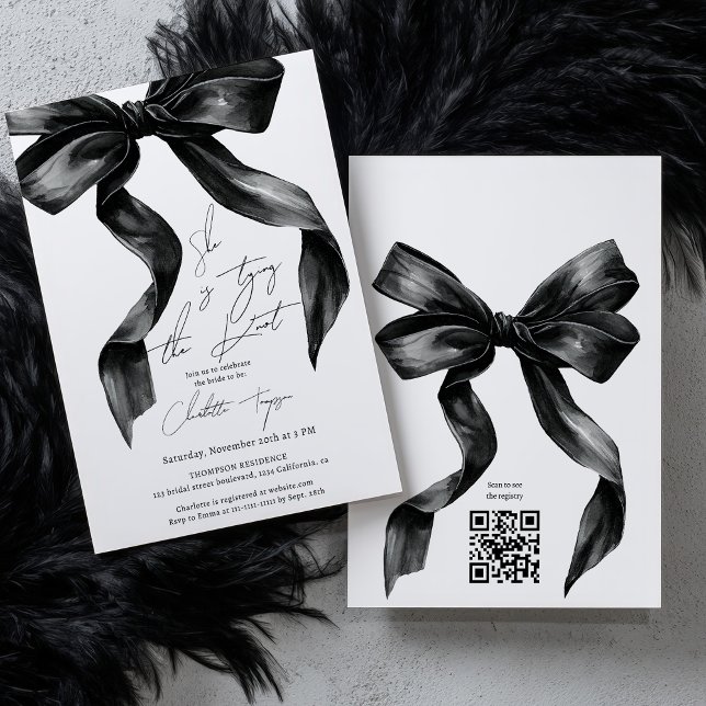 Convites Chá de panela do Arco de Coquetes Preto do nó de l (Tying Knot Black Coquette Bow Bridal Shower QR Invitation)