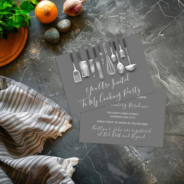 Convites Chef de Cozinha de Festa de Cozinha Branco Cinza P (Cooking Party Chef Kitchen White Gray Silver Invitation)