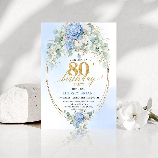 Convites Chic Blue Hydrangeas Gold Floral 80th Birthday (Chic Blue Hydrangea Gold Floral 80th Birthday Invitation)