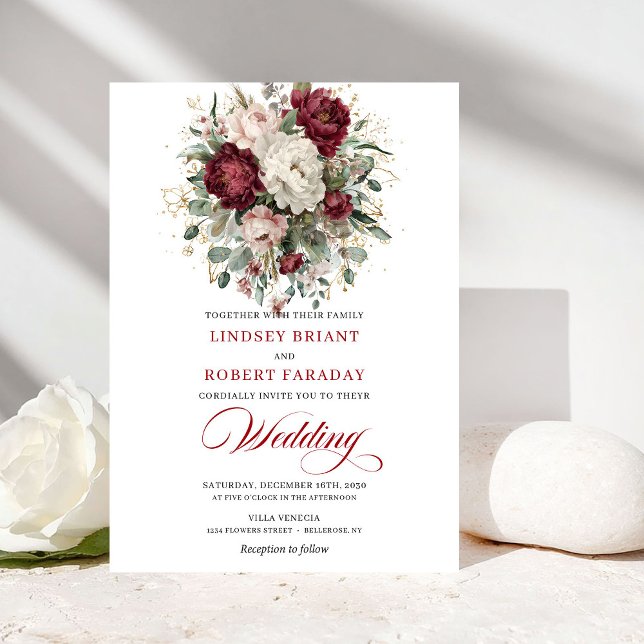 Convites Chic Bohemian Burgundy White Floral Greenery Weddi (Chic Bohemian Burgundy White Floral Greenery Wedding Invite)