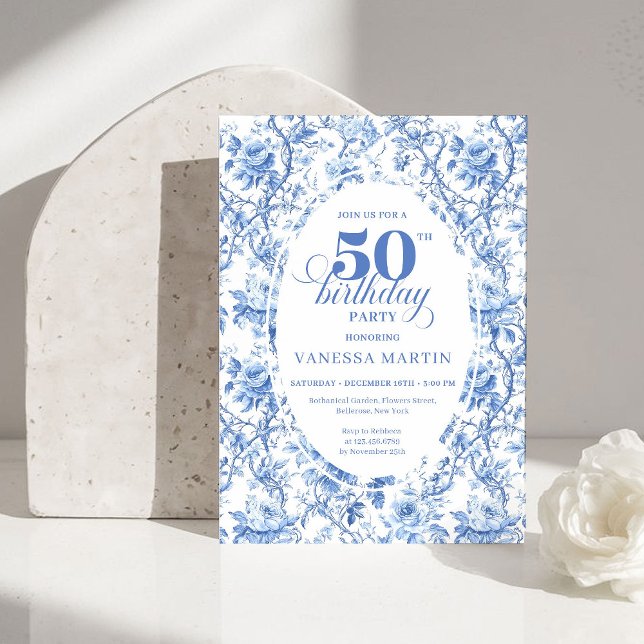 Convites Chic French Toile de Jouy Blue Roses 50th Birthday (French Toile de Jouy Blue Roses 50th Birthday Invitation)