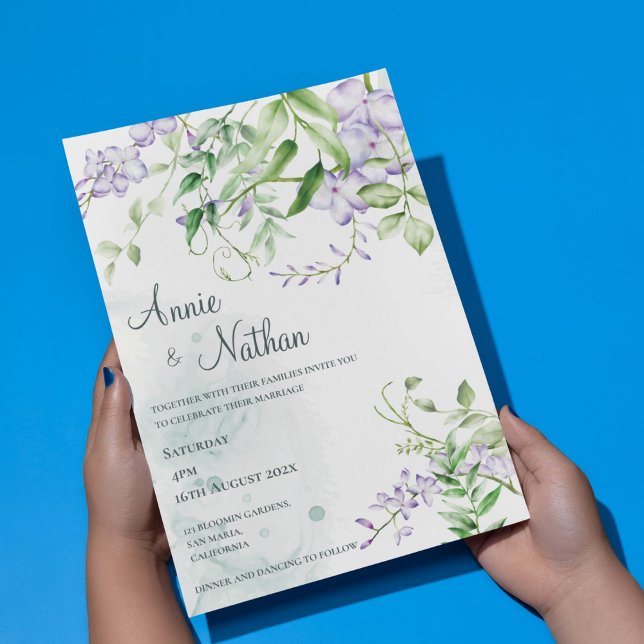 Convites Chic Purple Flowers Green Deixa Casamento Floral (Chic Purple Flowers Green Leaves Floral Wedding Invitation)