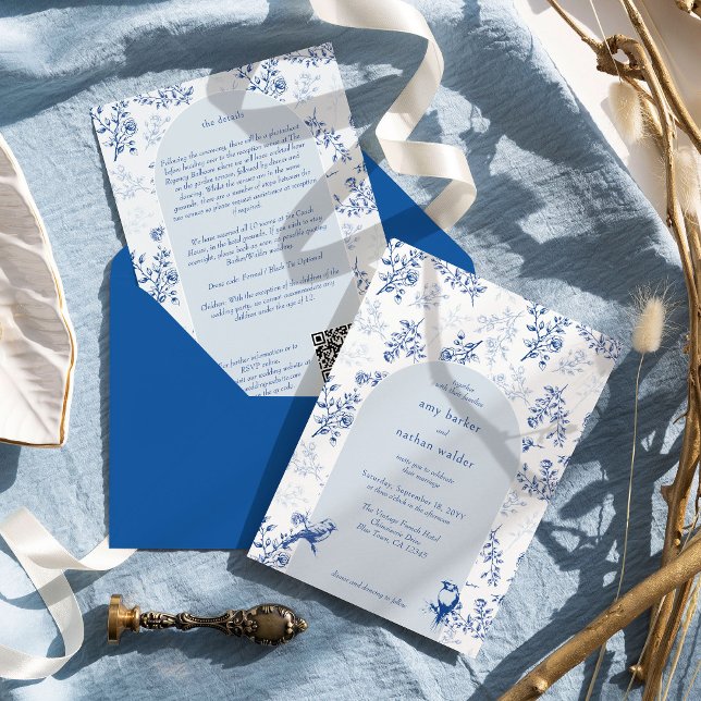 Convites Chinoiserie Blue Floral Detalhes do Código QR Casa (All in One Blue Floral Wedding Invitation from the Chinoiserie Wedding Collection by Darling & May)