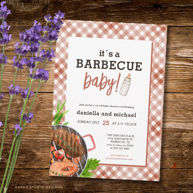 Convites Churrasco Rústico Marrom Chá de Bebê (The front and back of the invitation are shown at a 5x7 inch. Choose size, paper, + corner style.)