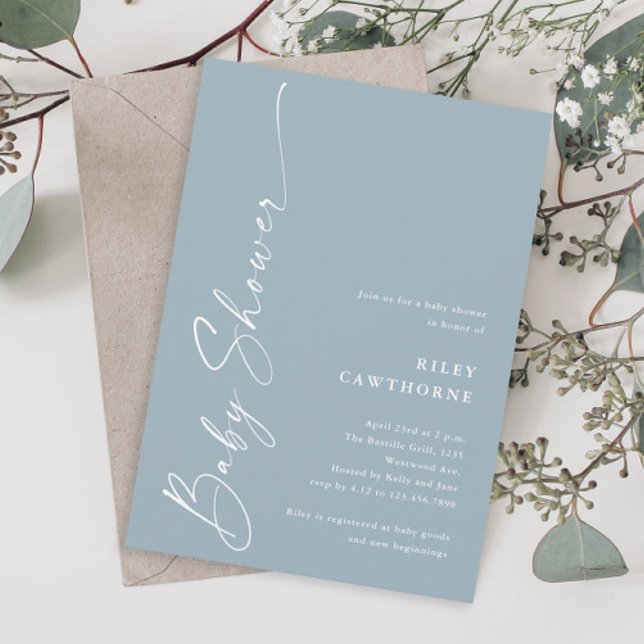 Convites Chuva de Bebê Azul Empoeirado Roteiro Elegante Mod (Modern script dusty blue boho boys baby shower invitation.)