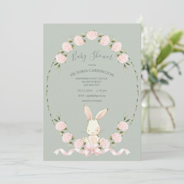 Convites Chuva de Bebê Bunny Floral Hydrangeas Sage Menina (Em pé/Frente)