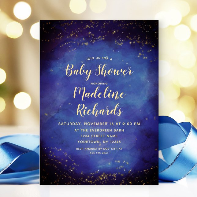 Convites Chuva de Estrelas Azul e Dourado no Céu Noturno Ba (Celebrate coming arrival of your little star with this Celestial Night Sky Baby Shower Invitation!)