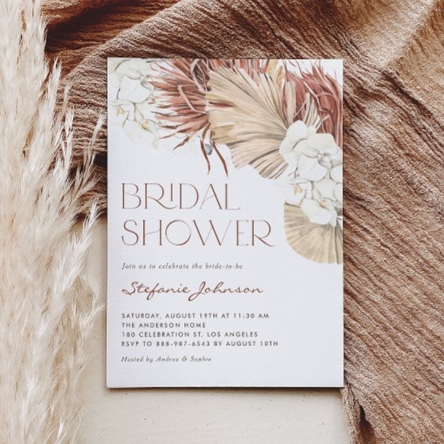 Convites Chuva de Noiva Boho de Orquídea Branca e Palmeira  (This boho bridal shower invitation features watercolor orchids, pampas grass, and dried palm leaves.)