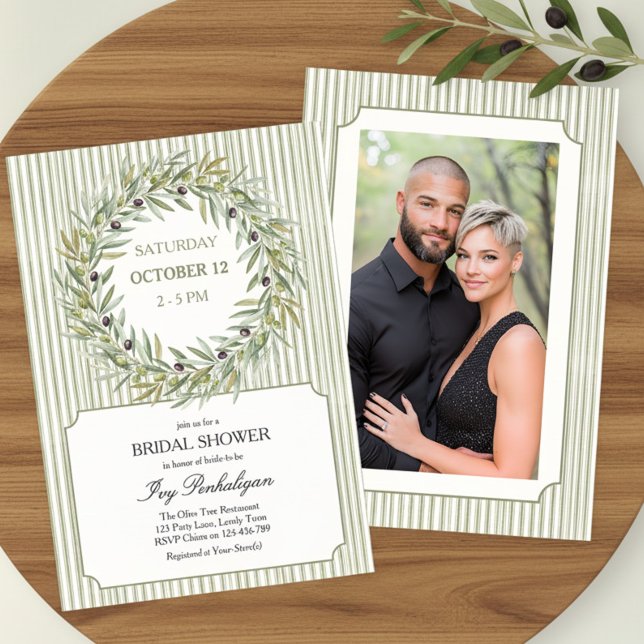 Convites Chuva de Noiva em Verde Oliva Toscano com Listras (Bridal Shower invitation with custom photo, olive wreath and green ticking stripe by Darling & May)