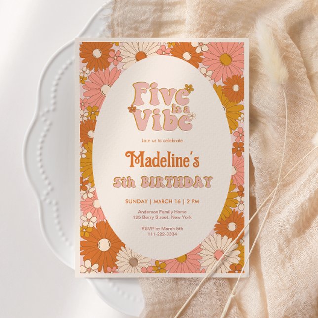 Convites Cinco é um 5 de aniversário da Vibe Retro Daisy Gi (Criador carregado)