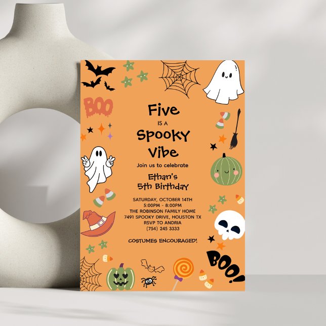 Convites Cinco é um 5 de Dia das Bruxas de Spooky Vibe (Five is a Spooky Vibe Halloween 5th Birthday Invitation )