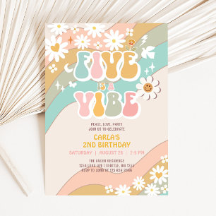 Convites Cinco é um Vibe Daisy Hippie Groovy Aniversário Re