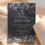 Convites Cinza de relva-relva Bat Mitzvah<br><div class="desc">Cinzas elegantes com uma estrela cintilante prateada de David com o nome hebraico Bat Mitzvah e um confete brilhante prateado. Um convite simples e chique.</div>