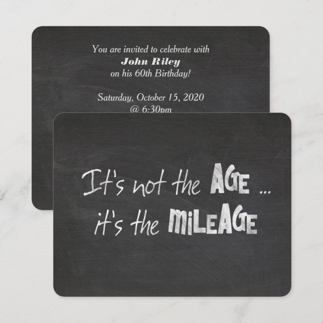 Convites citação de humor de aniversário no chalkboard (Frente/Verso)
