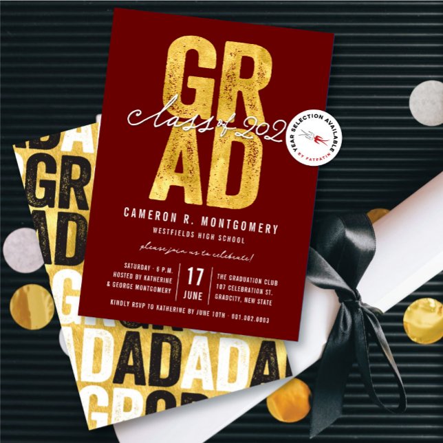 Convites Classe de FORMANDO Dourada de Festa de formatura N (Gold & Red Bold GRAD Class of 2025 Stylish Graduation Party Invitation @ zazzle.com/color_therapy)