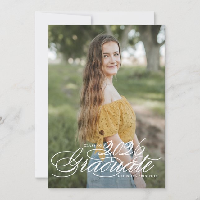 Convites Classe de Script Elegante Branco de Graduação 2025 (Frente)