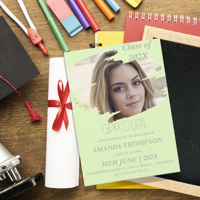 Convites Classe Elegante Da Festa de formatura De Fotografi (Green Photo Class of 2026 Graduation Party Invitation – Personalized Modern Graduate Celebration )