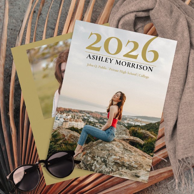 Convites Clássico Simples 2025 Duas Foto - Graduação em Oli (Simple Classy 2026 Two Photo Collage Olive Green Graduation Announcement - Print | Download)