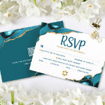 Convites Código QR Bat Mitzvah Turquoise Agate Bold RSVP Pl<br><div class="desc">Tenha orgulho, alegria e celebre este marco do seu Bat Mitzvah favorito com este cartão de inserção RSVP legal, único, moderno e personalizado para o seu evento! A tipografia de uma haste escura sobrepõe um fundo branco simples e limpo com rochas azul-turquesa, acentuadas com veias douradas falsas. No verso, seu...</div>