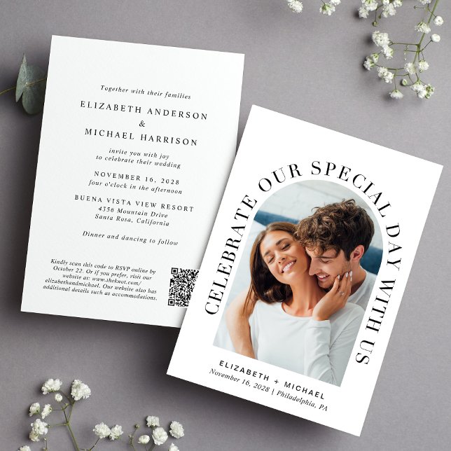 Convites Código QR de Foto de Arch Elegante Tudo em Um Casa (Celebrate your love story with an invitation showcasing your favorite photo in an elegant arch frame)