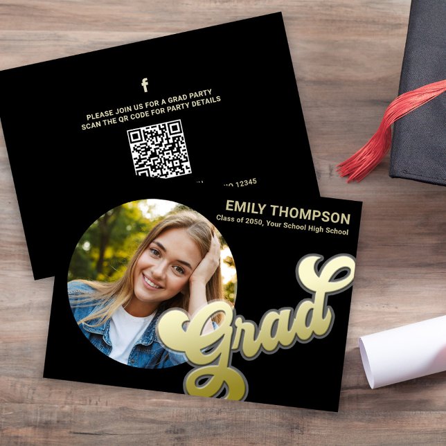 Convites Código QR de Fotografia Dourada Retrorna do Na mod (Graduation photo invitation announcement with scannable QR Code. )