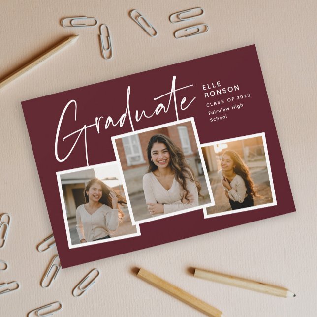 Convites Colagem de Fotos de Graduação com Letra Moderna Fo (Modern Script Graduate Maroon Photo Collage Graduation Invitation.)