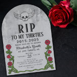 Convites Coloque minha Festa de aniversário gótica Gravesto<br><div class="desc">Vire 40 no escuro, na moda elegância com este Rip meu Convite de aniversário 30s Gravestone 40th Gótico! Este convite de aniversário em forma de arco parece uma lápide, com um crânio com asas emblema, rosas, espinhos e uma textura de pedra de cinza aquática. Perfeito para uma festa de aniversário...</div>
