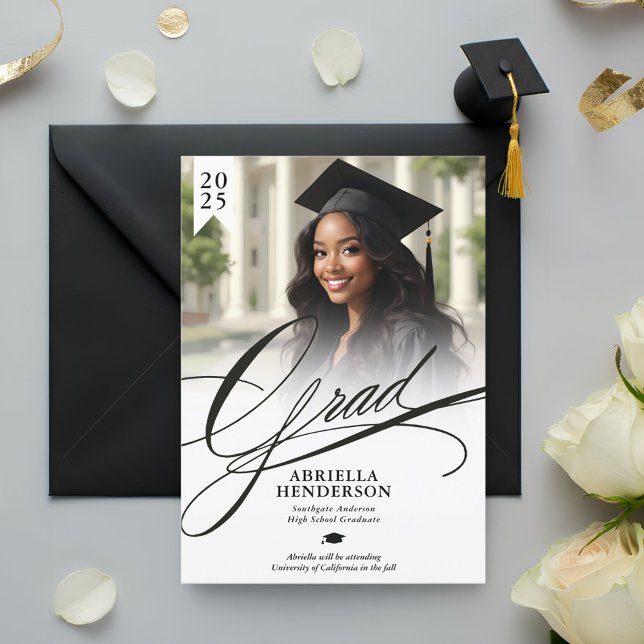 Convites Comunicado de Formatura com Letra Elegante e Forma (Elegant Typography Graduation Announcement)