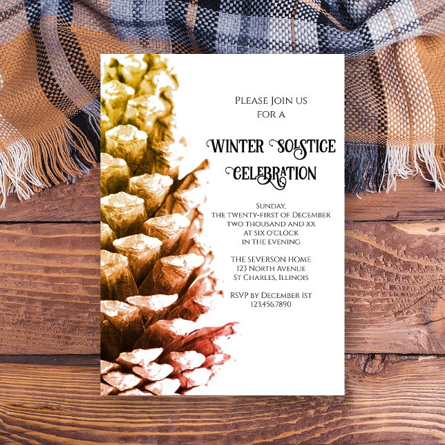 Convites Cone de pinheiro russo sobre a floresta branca Sol (Invite guests to a wintery party with this natural woodland Pine Cone Winter Solstice Invitation)