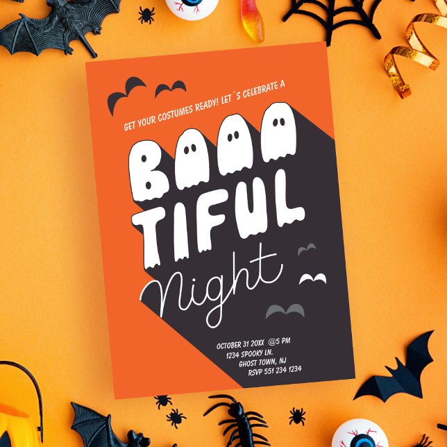 Convites Convidado de Festa de Festa de Feira de Halloween  (Costumes Kids Halloween Party Invitation in ghostly typography for a boo-tiful night)