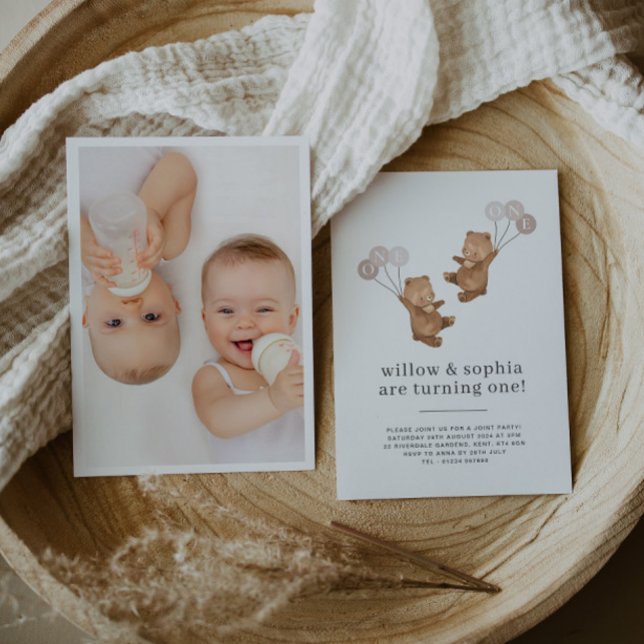 Convites Convidar primeiro aniversario comum Bear Twin Girl (Criador carregado)