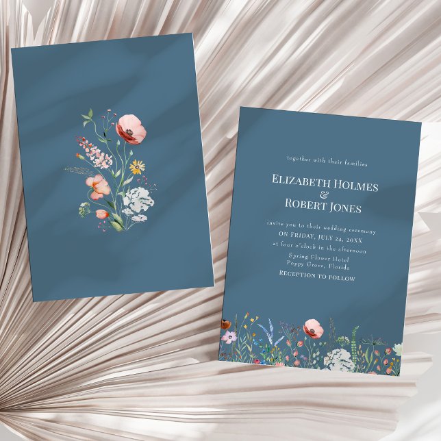 Convites Convocação para Casamento Dusty Blue Boho Wildflow (Dusty Blue Boho Wildflower Wedding Invitation on a sunny neutral dry palm leaf.)