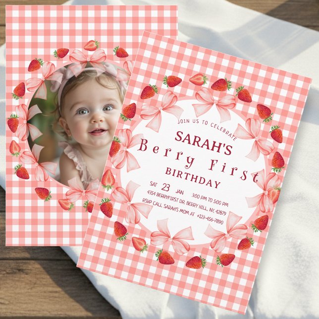 Convites Coquette Berry First Birthday Red Gingham Photo (Coquette Berry First Birthday Red Gingham Photo Invitation)