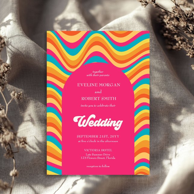 Convites Cor vibrante retrógrada do bosque de onda (Retro vibrant colors wave groovy font wedding Invitation )