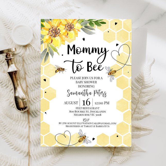 Convites Corações de Girassol Mamães para Chá de fraldas de (Sweet gender neutral mommy to bee themed baby shower invitation featuring some sunflowers.  )