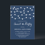 Convites Corda Whimsical Luzes Marinho Azul Doce 16 Festa<br><div class="desc">Convide a família e os amigos para o seu evento com este doce e mesquinho convite de dezesseis pessoas que apresenta luzes de cordas brancas suspensas sobre fundo azul marinho. Personalize adicionando nomes, hora, data, local e outros detalhes do evento. Este convite de cordas é perfeito para doces dezesseis festas....</div>