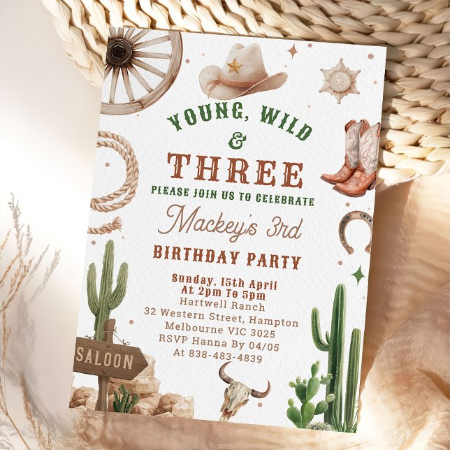 Convites Cowboy Young Wild & Three Birthday Invitation  (Criador carregado)