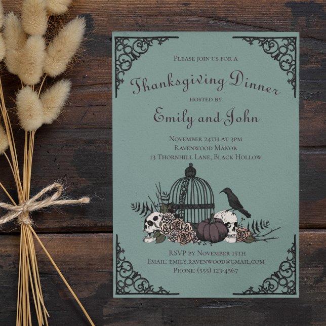 Convites Crânios Góticos, Pumpkin E Folga Saem Graças (Elegant Gothic Dinner Invitation in Teal. Skull, Roses, Leaves, Black Raven, Birdcage, Iron Corners)