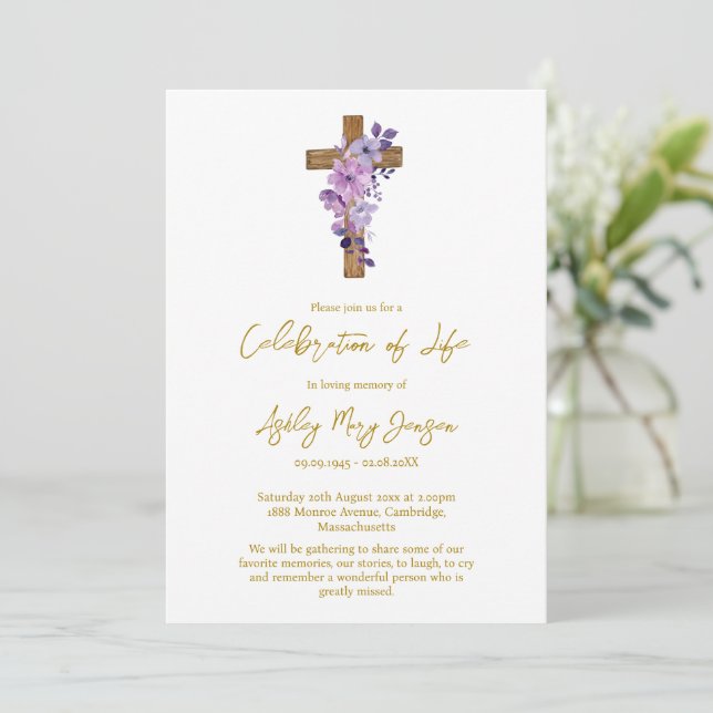 Convites Cruz de flor roxa Celebração da Vida Funeral (Em pé/Frente)