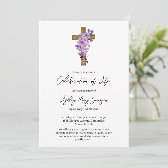 Convites Cruz de flor roxa Celebração da Vida Funeral (Em pé/Frente)