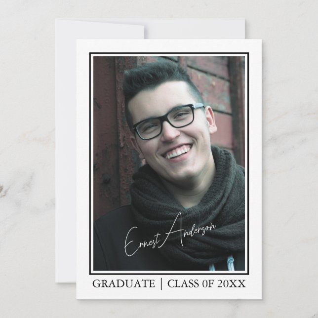 Convites Custom Black & White Graduate Photo Announcement (Frente)