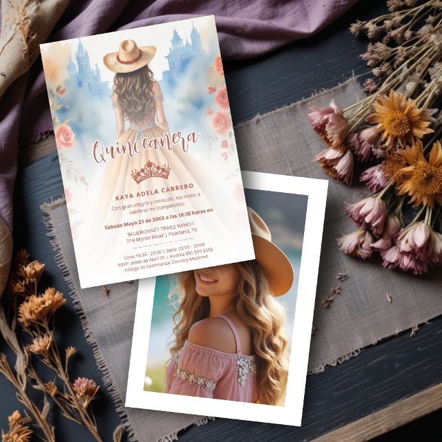 Convites Cute Boho Cowgirl Charming Quinceañera with (Cute Boho Cowgirl Charming Quinceañera with Hat Invitation Cards in Spanish with Back Custom Photo.)