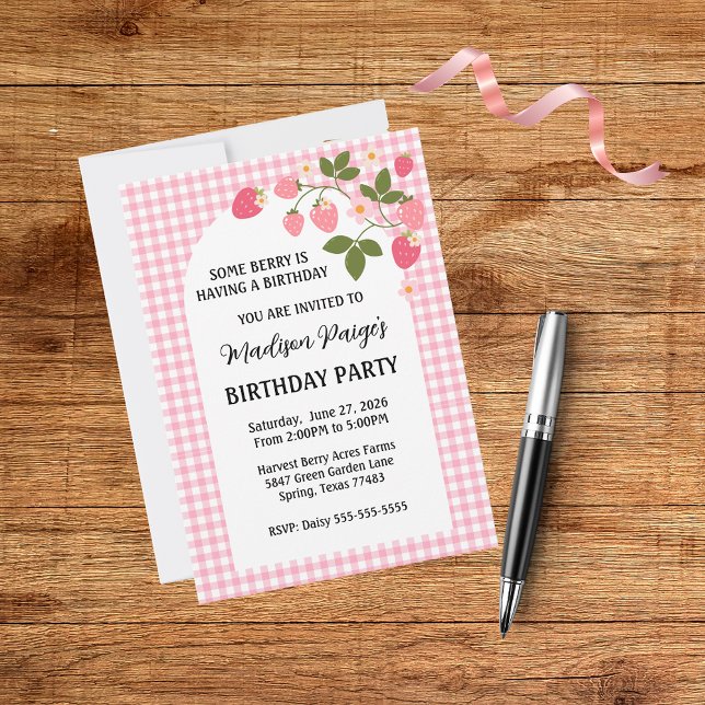 Convites Cute Strawberry Pink Gingham Girls Birthday  (Criador carregado)