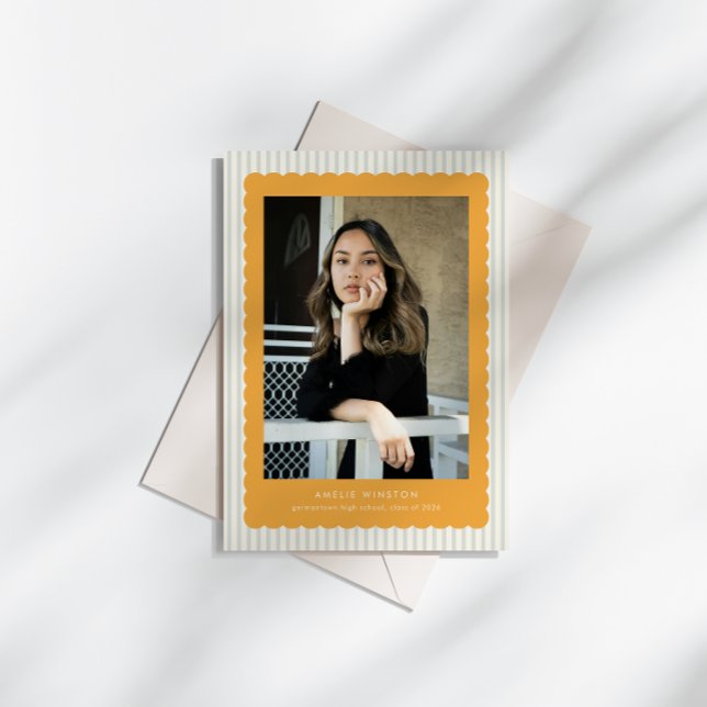 Convites Cute Stripes Scallops Border Grad Announcement (Criador carregado)