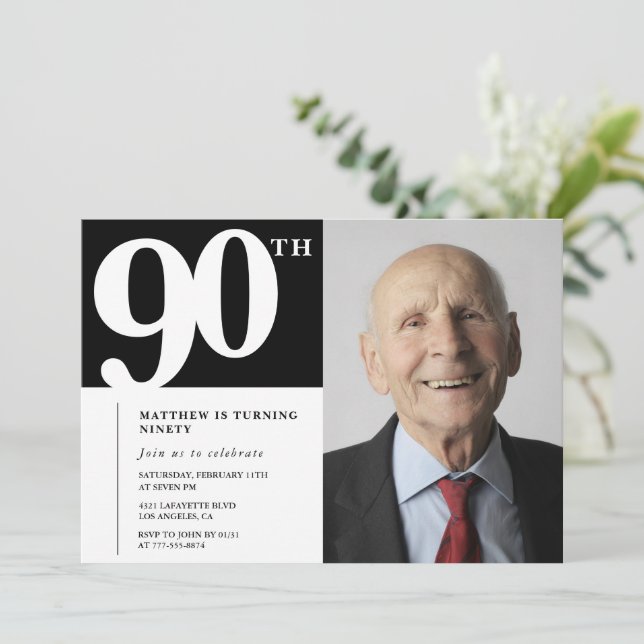 Convites de 90º aniversário preto Moderno Chic com (Em pé/Frente)