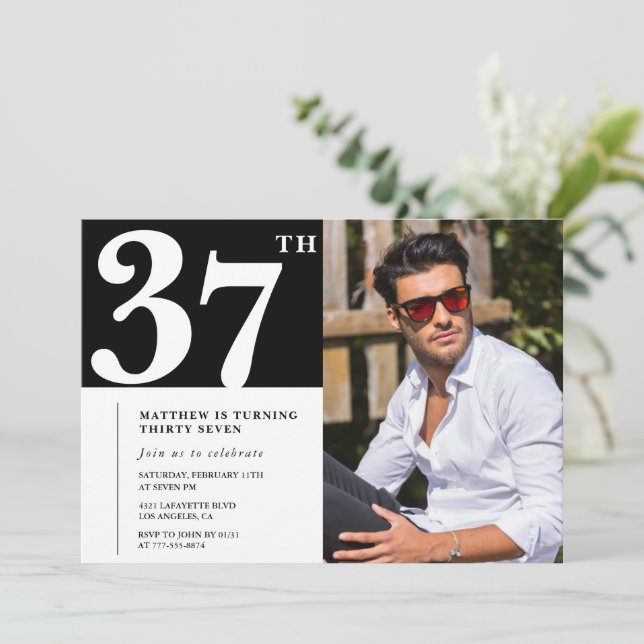 Convites de aniversário de 37 anos Preto e Branco  (Em pé/Frente)