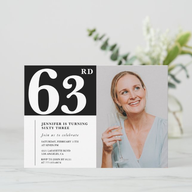 Convites de aniversário de 63 anos com foto preto  (Em pé/Frente)